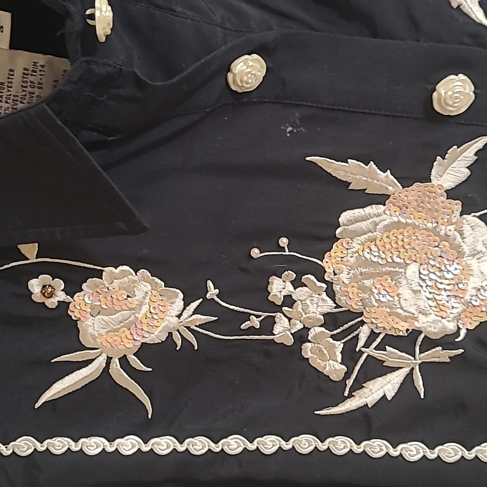 Embroidered tunic - Picture 4 of 8